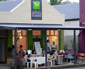 Artists On Parade Art Gallery - Hervey Bay Accommodation 1