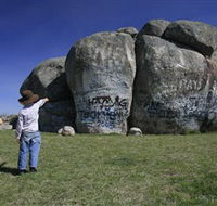 Thunderbolts Rock - Tourism Hervey Bay