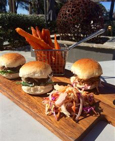 Hollydene Estate Wines And Vines Restaurant - Hervey Bay Accommodation 4