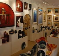 Articles Fine Art Gallery - Hervey Bay Accommodation