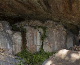Nanguluwur Rock Art Site And Walk - Hervey Bay Accommodation 1