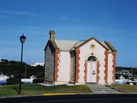 Royal Circus And Customs House In Robe - Tourism Hervey Bay 0