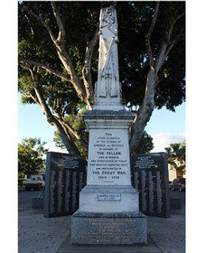 Emerald War Memorial - Hervey Bay Accommodation 1
