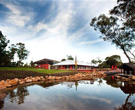Savannah Visitor Plaza, Taronga Western Plains Zoo Dubbo - Hervey Bay Accommodation 2