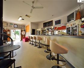 The Farmers Inn At Burrumbuttock - Hervey Bay Accommodation 2