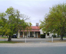 Round Hill Hotel - Hervey Bay Accommodation 0