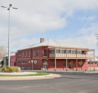 Kellys Rugby Hotel and Bottle Shop - Hervey Bay Accommodation