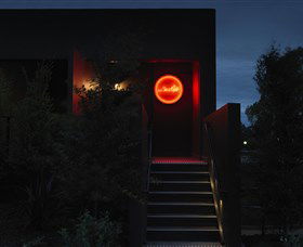 Luckyâ€™s Speakeasy - Tourism Hervey Bay 0