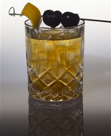 Polit Bar - More Than Cocktails - Tourism Hervey Bay 4