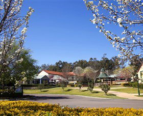 Hunter Valley Gardens Shopping Village - Hervey Bay Accommodation 0