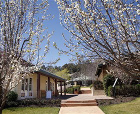 Hunter Valley Gardens Shopping Village - Hervey Bay Accommodation 2