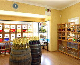 Hunter Valley Gardens Shopping Village - Hervey Bay Accommodation 4
