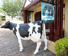Hunter Valley Gardens Shopping Village - Hervey Bay Accommodation 5