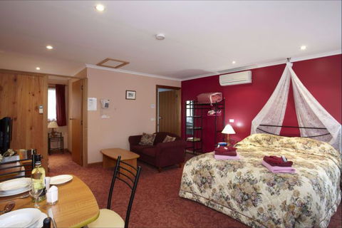 NorthEast Restawhile Bed And Breakfast - Hervey Bay Accommodation 2