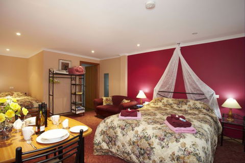 NorthEast Restawhile Bed And Breakfast - Hervey Bay Accommodation 8