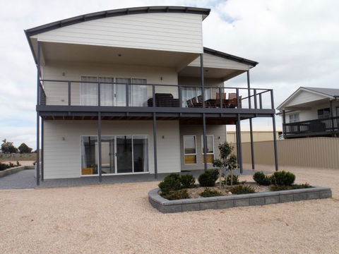 Ocean Swell - Hervey Bay Accommodation 3