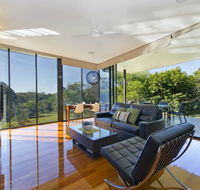 Glass On Glasshouse - Hervey Bay Accommodation