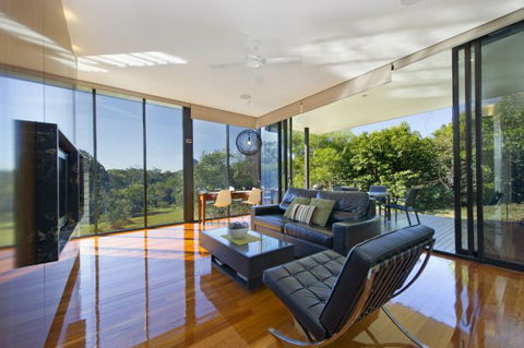 Glass On Glasshouse - Hervey Bay Accommodation 9
