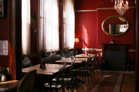 Farmers Arms Hotel & Art Suites Daylesford - Hervey Bay Accommodation 20