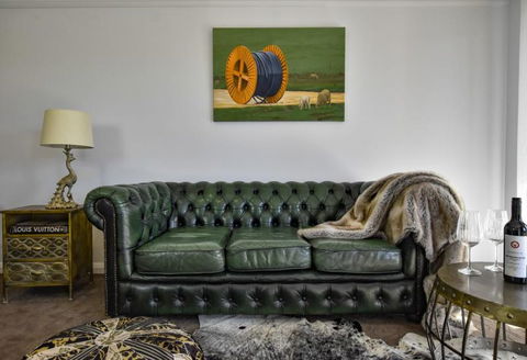 Farmers Arms Hotel & Art Suites Daylesford - Hervey Bay Accommodation 3