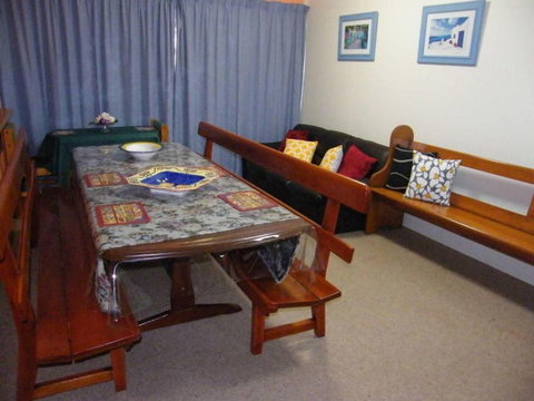 Boomers Guest House Hamilton - Hervey Bay Accommodation 4