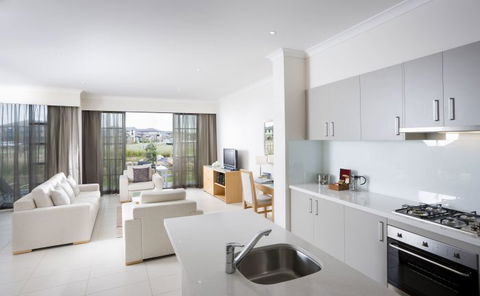 Mercure Kooindah Waters Central Coast - Hervey Bay Accommodation 2