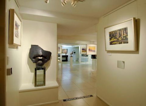 Art Nuvo Gallery - Hervey Bay Accommodation 1