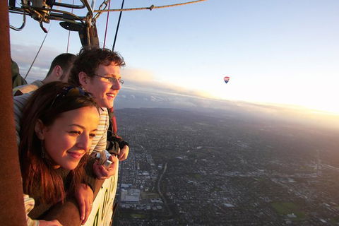 Melbourne Balloon Flights, The Peaceful Adventure - Tourism Hervey Bay 9