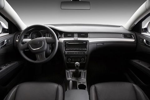 Round Trip Transfer In Private Vehicle From-to Airport In Adelaide Downtown - Hervey Bay Accommodation 1