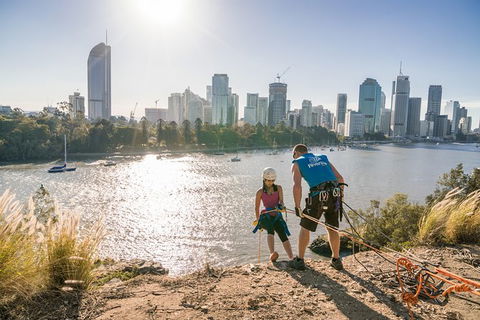 Abseiling The Kangaroo Point Cliffs In Brisbane - Hervey Bay Accommodation 4