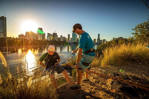 Abseiling The Kangaroo Point Cliffs In Brisbane - Hervey Bay Accommodation 8