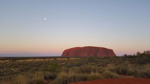 Uluru (Ayers Rock) Sunset With Outback Barbecue Dinner And Star Tour - Hervey Bay Accommodation 2