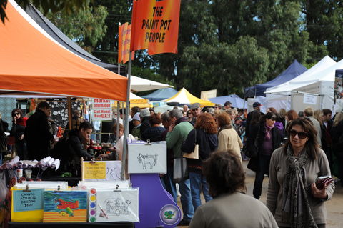 Red Hill Community Market - Hervey Bay Accommodation 2