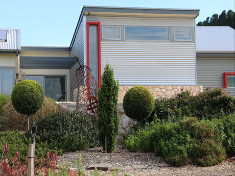 John Lacey's Studio And Green Tank Gallery - Hervey Bay Accommodation 0