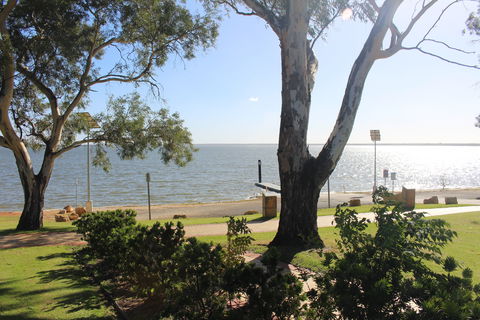 Lake Bonney - Hervey Bay Accommodation 2