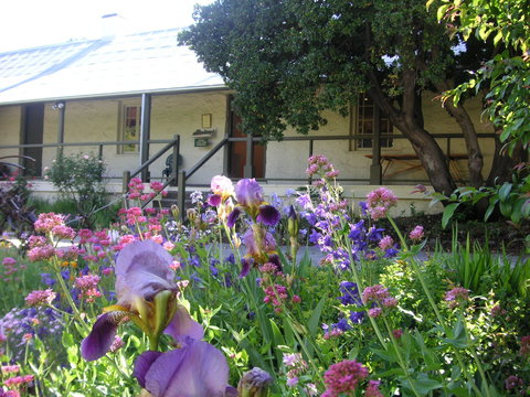 Raglan Gallery And Cultural Centre - Tourism Hervey Bay 0