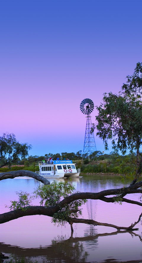 Thomson River, Longreach - Hervey Bay Accommodation 1