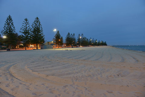 Altona Beach - Hervey Bay Accommodation 1