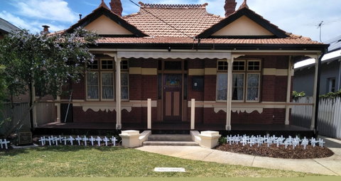 ANZAC Cottage - Hervey Bay Accommodation 0