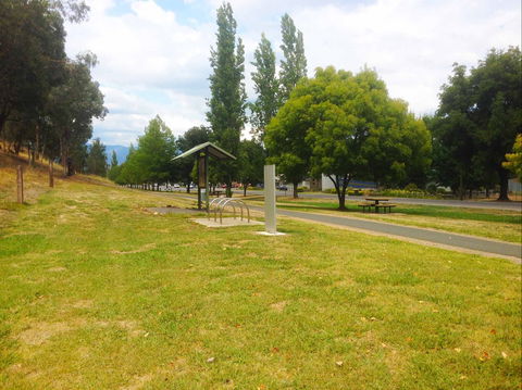 Myrtleford To Porepunkah 24km - Hervey Bay Accommodation 2