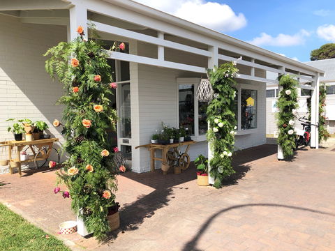 Robe Flower School - Hervey Bay Accommodation 1