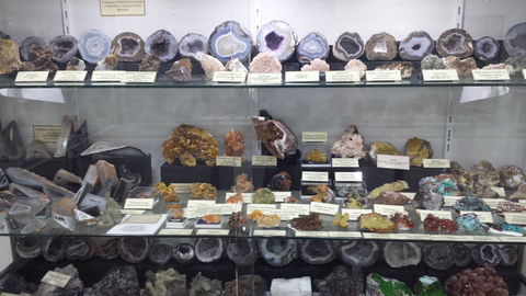 The Ted Elliott Mineral Collection - Hervey Bay Accommodation 2