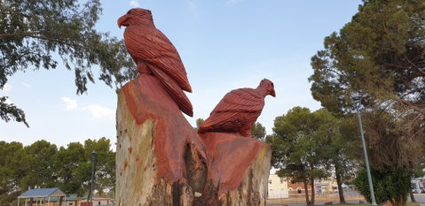 Chainsaw Tree Sculpture - Hervey Bay Accommodation 2