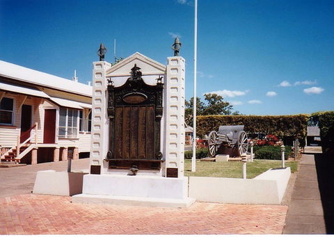 Gayndah War Memorial - Tourism Hervey Bay 0