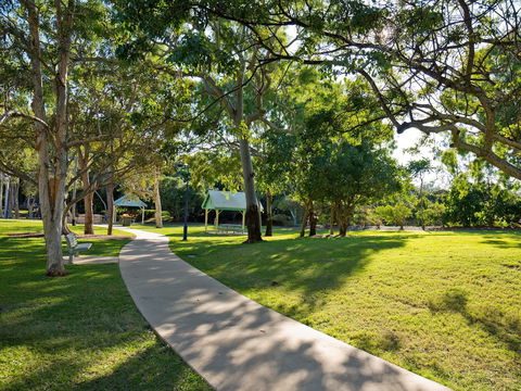 Millennium Esplanade And Tannum Sands Beach - Hervey Bay Accommodation 0