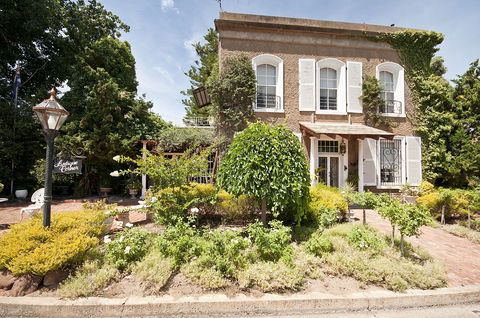 Antiques Of The Riverina - Antique Trail - Tourism Hervey Bay 0