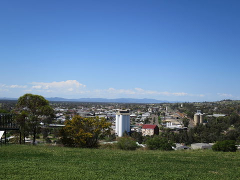 Heritage Sculptures At Pensioners Hill Lookout - Hervey Bay Accommodation 2