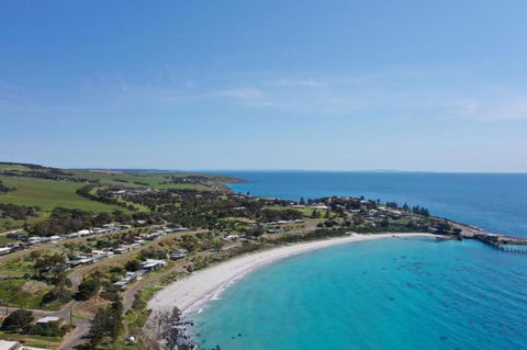 Penneshaw Beach - Tourism Hervey Bay 0