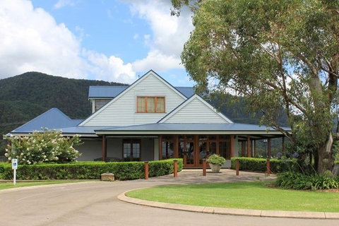 Audrey Wilkinson Vineyard: Picnic With Wine Masterclass Tasting - Hervey Bay Accommodation 5
