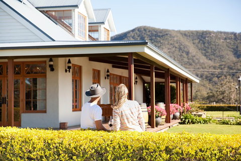 Audrey Wilkinson Vineyard: Picnic With Wine Masterclass Tasting - Hervey Bay Accommodation 2